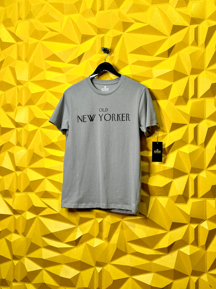 
                  
                    Old New Yorker - T Shirt - Grey
                  
                