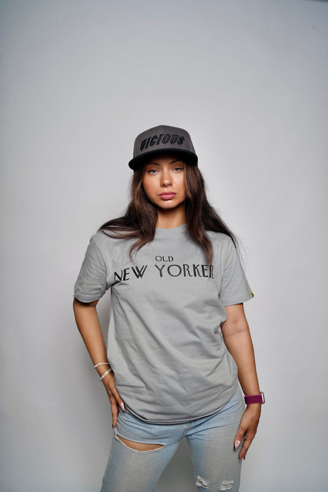 
                  
                    Old New Yorker - T Shirt - Grey
                  
                